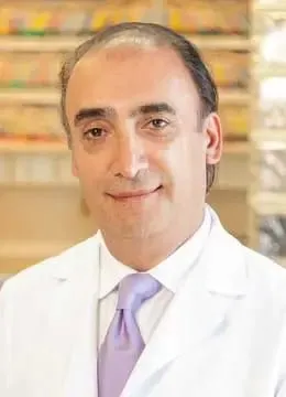 Portrait of Dr. Khashayar Etemadi, Implant & Cosmetic Dentist at Premier Dental Implant Centers